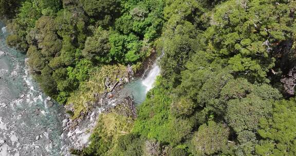 航拍新西兰霍基蒂卡瀑布一镜到底