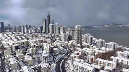 4K航拍烟台海边雪景