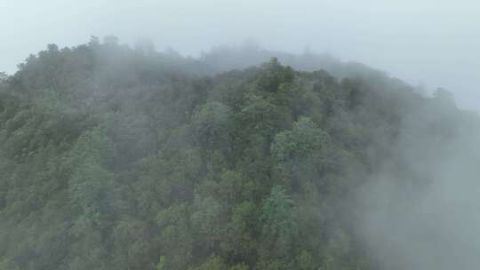 航拍云南腾冲火山口地热公园云雾山顶风景