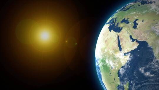 地球缓慢向太阳移动时的全视图