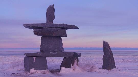丘吉尔马尼托巴省加拿大哈德逊湾的传统因纽特石雕