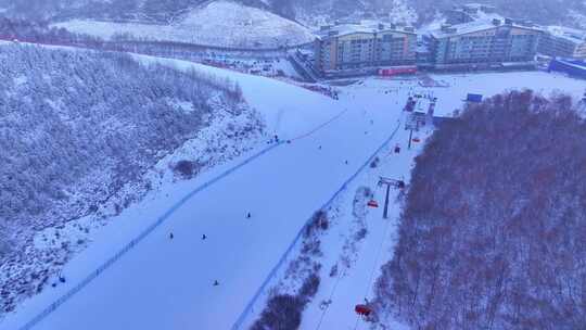 滑雪场雪道空中俯瞰画面