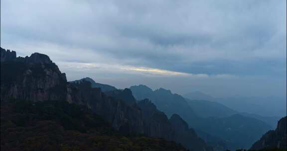 阴天山间天空延时