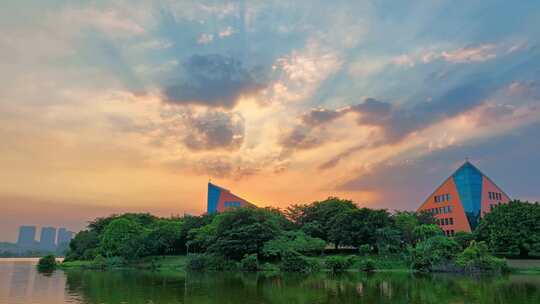 东莞松山湖航拍夕阳中的松山湖落日