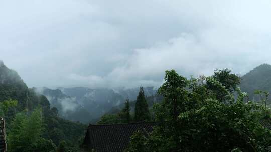 4K唯美乡村下雨视频素材模板下载