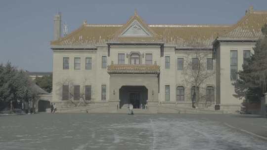 黑龙江牡丹江市白金色建筑和其内部建筑风格