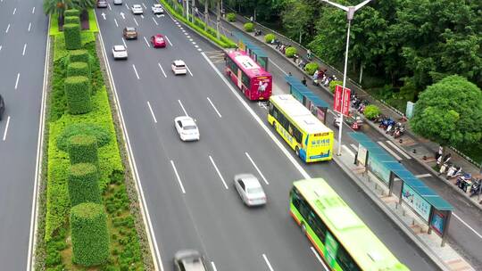 南宁城市公交系统 公交车进站视频素材模板下载