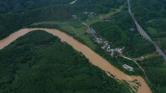 海南五指山村庄航拍2