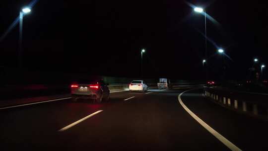 行驶 道路 第一视角 夜景 车辆