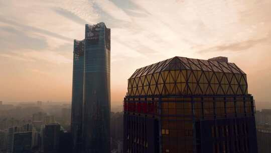 大气航拍南昌双子塔日落