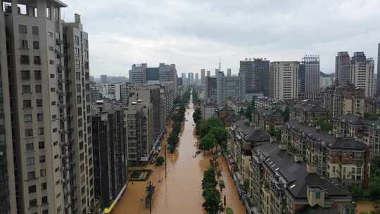 2024年6月下旬黄山市暴雨后洪水来袭