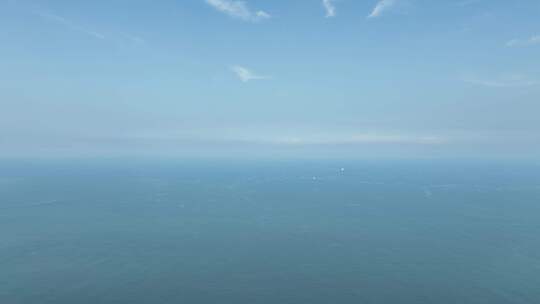 蓝色大海航拍飞向大海天空海洋风景唯美大海视频素材模板下载