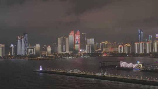 青岛五四广场灯光秀加无人机秀视频素材模板下载