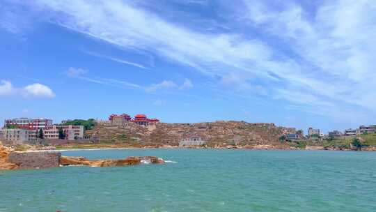 平潭海边岩石与广阔蔚蓝大海的自然风光