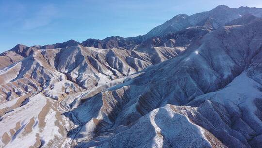 雪后山岭视频素材模板下载