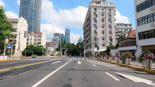 上海封城中的立夏街道路况视频素材模板下载