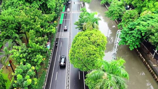 城市河边的道路镜头