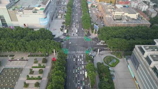 城市交通车辆行驶交叉路口航拍