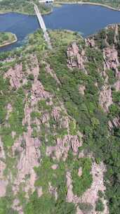 竖版航拍山东济南华山湖风景区