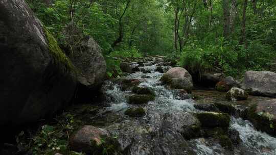 延庆玉渡山山间小溪流水航拍