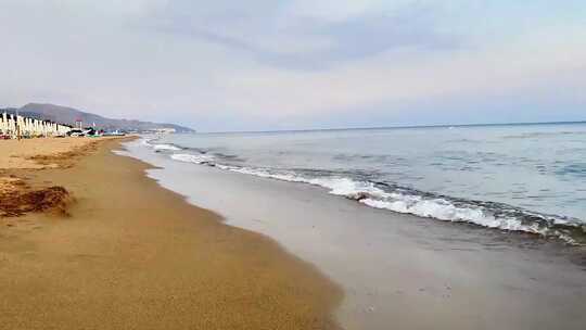 4k海岸线风光大海海浪沙滩