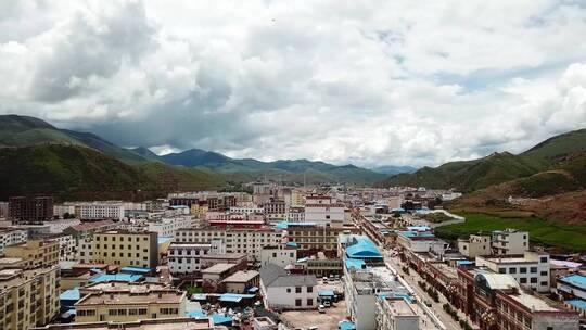 川藏公路沿线县城、芒康