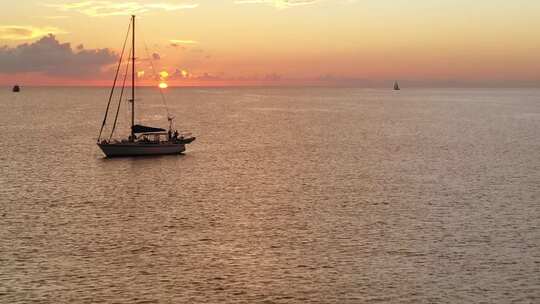日落 黄昏  帆船 夕阳 帆船和日落 夕阳大海