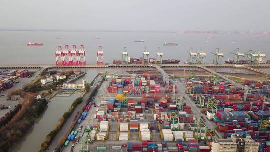 上海城市港口外贸出口集装箱航拍视频素材模板下载