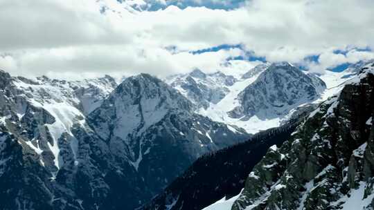 雪山自然风光全景