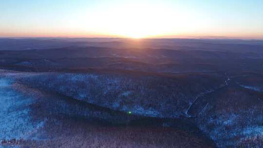 内蒙古大兴安岭林区冬天林海雪原夕阳美景