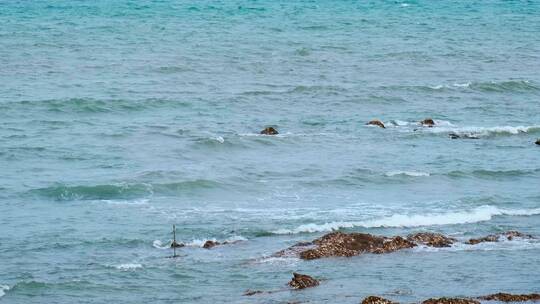 海浪风浪海面礁石