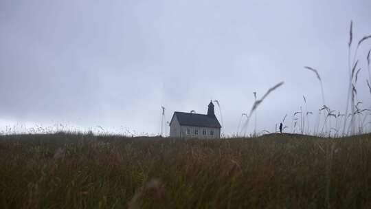 Church， Field，Strand