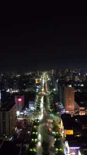 竖版航拍山东潍坊城市夜景交通车辆