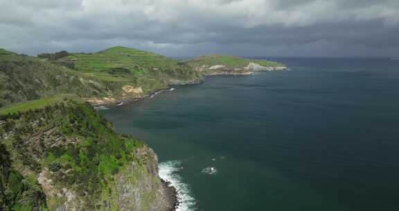 圣米格尔岛，悬崖，海洋，山脉