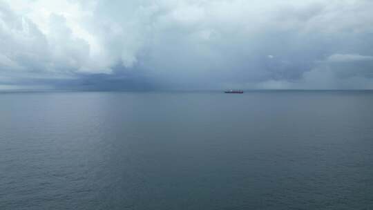 海上海边阴雨天云层龙舟水航拍