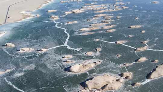 青海海西水上雅丹湖面沙地航拍视频