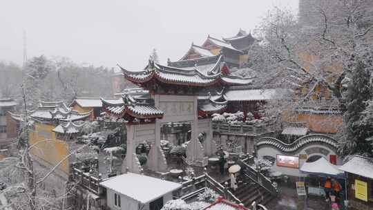 南京古鸡鸣寺雪景航拍视频素材模板下载