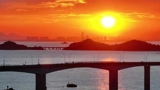 夕阳下跨海大桥风景火烧云