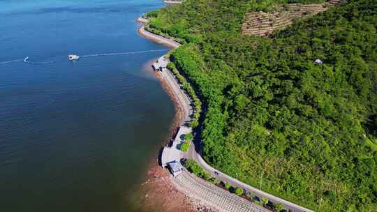 山水相依的海岛风光全景