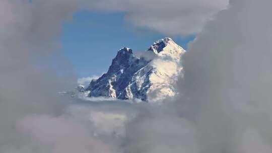 中国西藏林芝加拉白垒雪山航拍