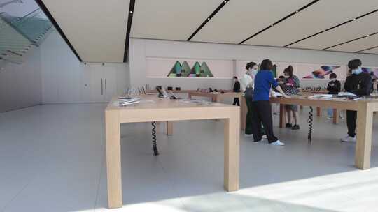 苹果手机体验店顾客人流延时摄影视频素材模板下载