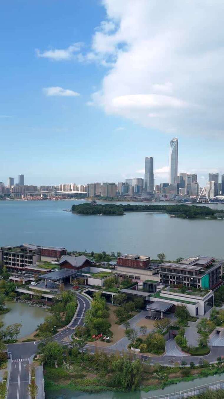 苏州金鸡湖竖屏航拍摩天轮东方之门