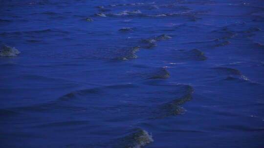 海面波浪夜景慢镜头