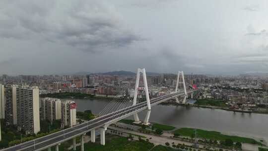 广东揭阳市榕城区揭阳大桥 下雨打雷雷暴