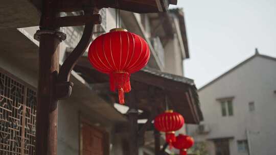 家门口灯笼红灯笼乡村农村过年春节新年氛围视频素材模板下载