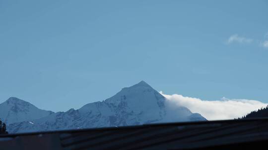 冬天的雪山美景视频素材模板下载