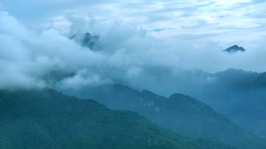 陕西秦岭雨后云海