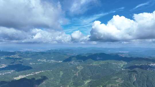 青山云海空中俯瞰全景