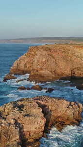 大西洋海岸的天线与葡萄牙的岩石