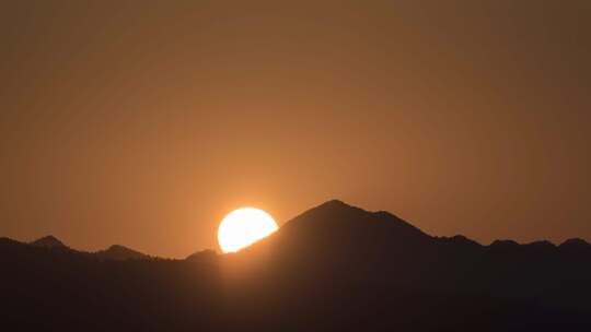 高山草甸日出